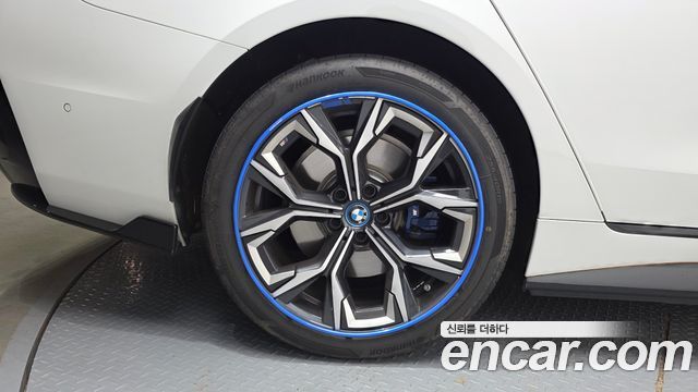 BMW i4 2023 — photo 5