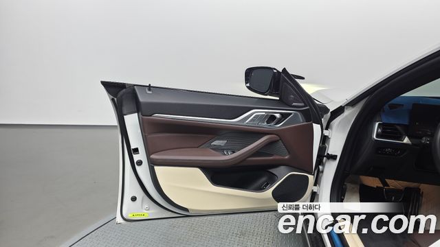 BMW i4 2023 — photo 14