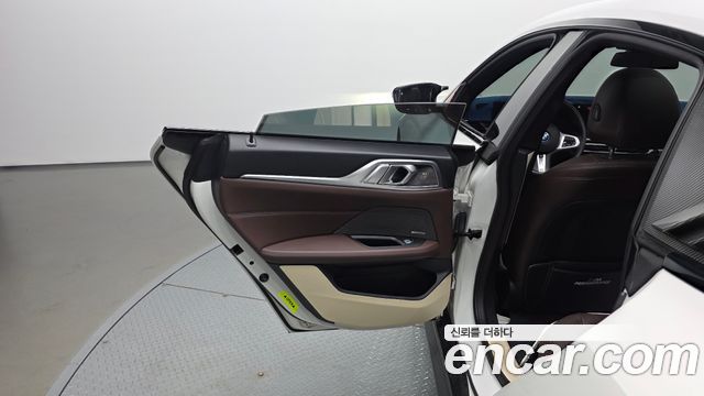 BMW i4 2023 — photo 15