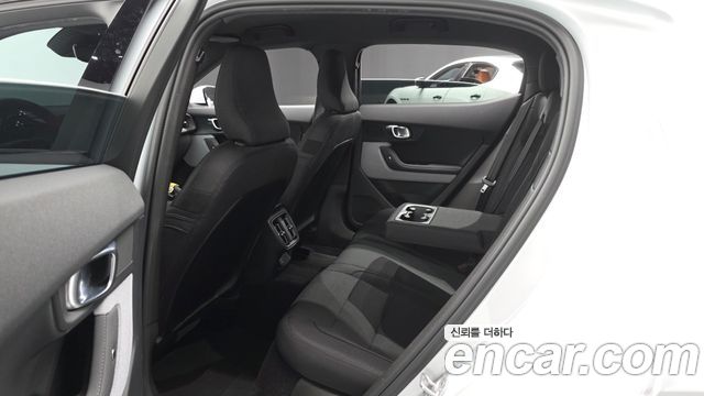 Polestar Polestar 2 2023 — photo 17