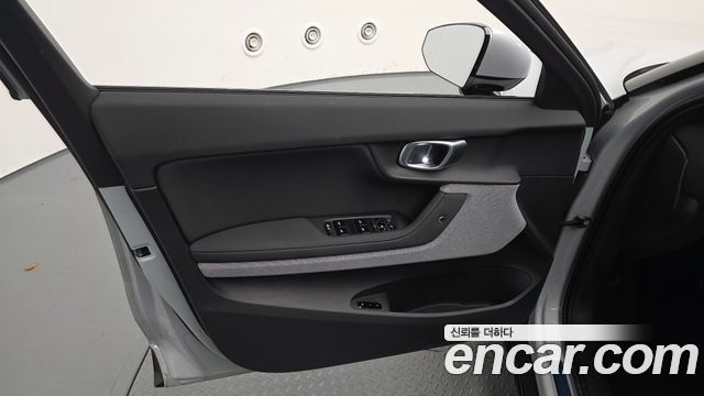 Polestar Polestar 2 2023 — photo 14