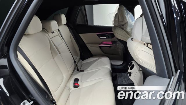 Mercedes-Benz GLC-Class 2025 — photo 17