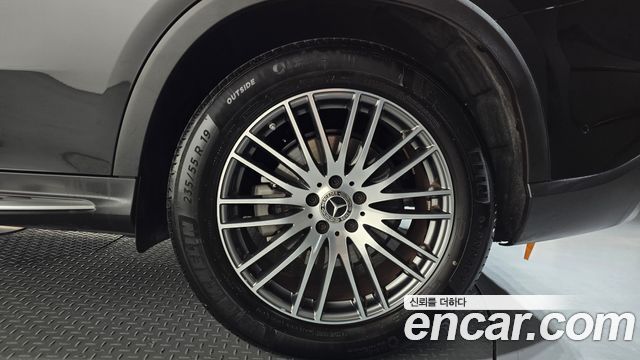 Mercedes-Benz GLC-Class 2025 — photo 7
