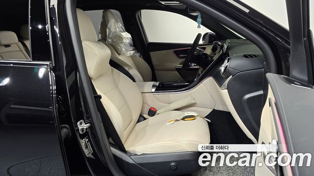 Mercedes-Benz GLC-Class 2025 — photo 16