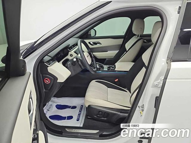 Land Rover Range Rover Velar 2023 — photo 11
