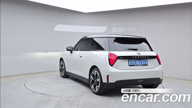 Mini Cooper 2026 — photo 4