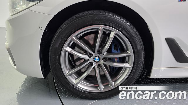 BMW 5-Series 2018 — photo 5