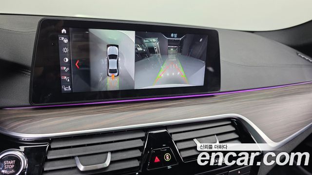 BMW 5-Series 2018 — photo 23