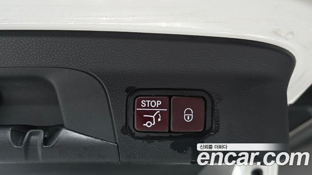 Mercedes-Benz GLC-Class 2019 — photo 16