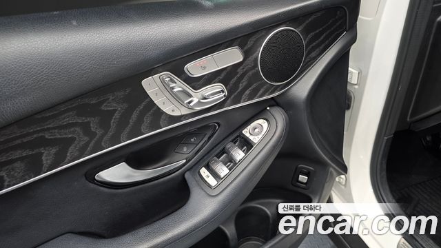 Mercedes-Benz GLC-Class 2019 — photo 17