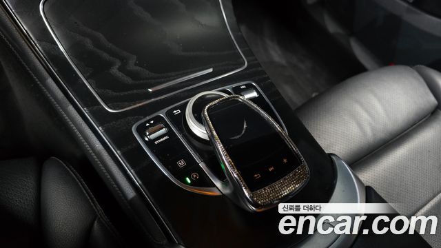 Mercedes-Benz GLC-Class 2019 — photo 19