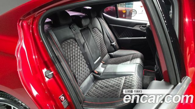 Genesis G70 2018 — photo 11