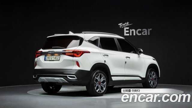 Kia Seltos 2023 — photo 2