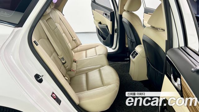 Kia K7 2016 — photo 18