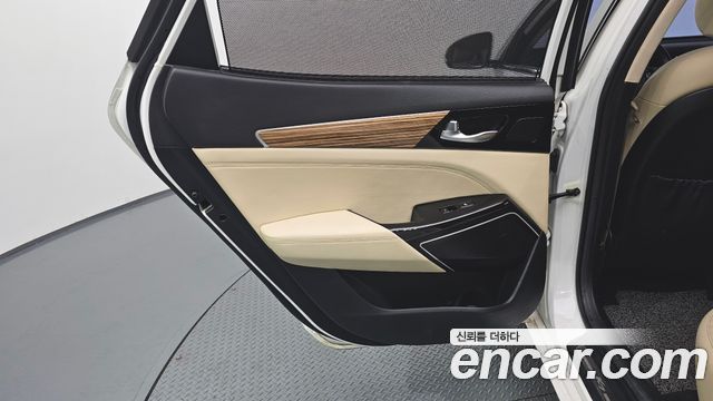 Kia K7 2016 — photo 15