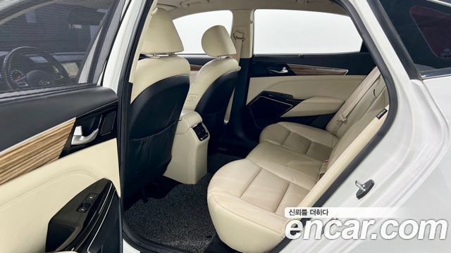 Kia K7 2016 — photo 16
