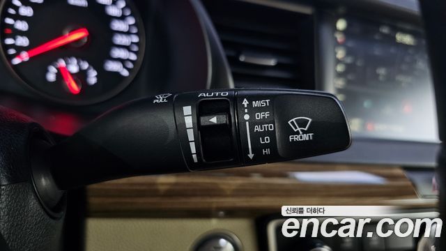 Kia K7 2016 — photo 31
