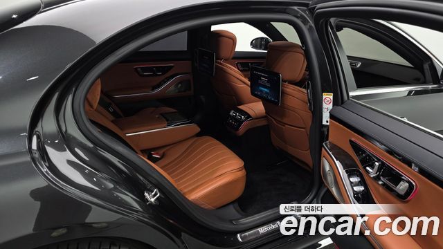 Mercedes-Benz S-Class 2022 — photo 18