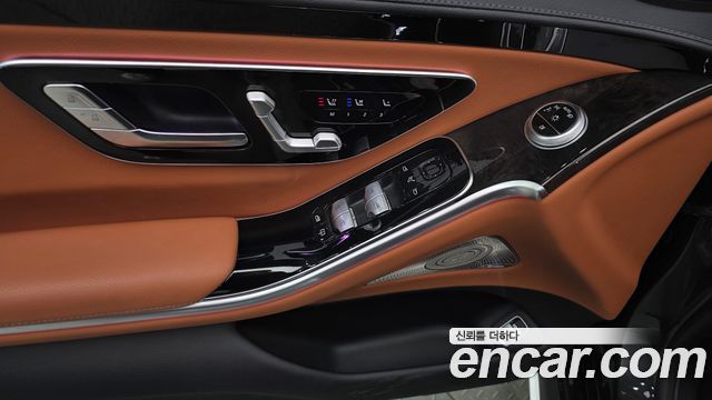 Mercedes-Benz S-Class 2022 — photo 24