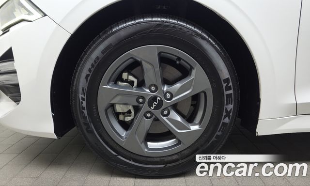 Kia K5 2023 — photo 5
