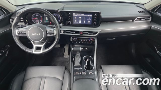 Kia K5 2023 — photo 10