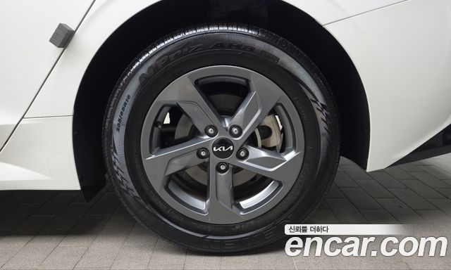 Kia K5 2023 — photo 7