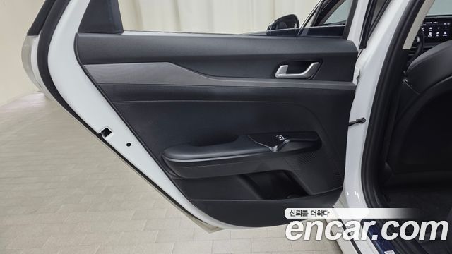 Kia K5 2023 — photo 15