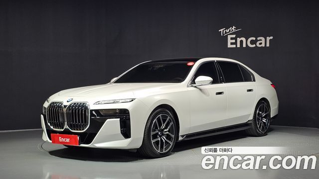 BMW 7-Series 2026 — photo 1