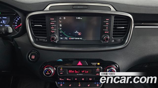 Kia Sorento 2019 — photo 16