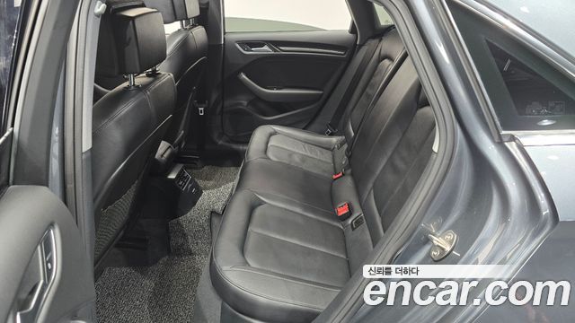 Audi A3 2018 — photo 18