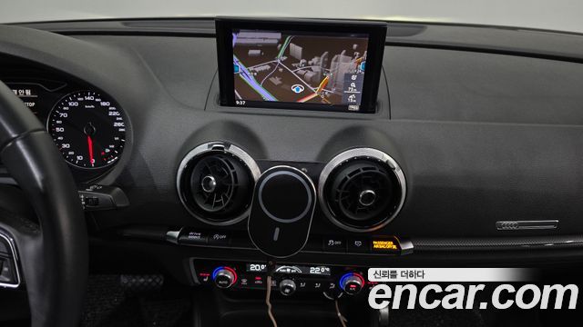 Audi A3 2018 — photo 22