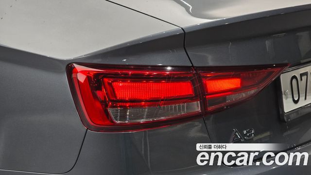 Audi A3 2018 — photo 9