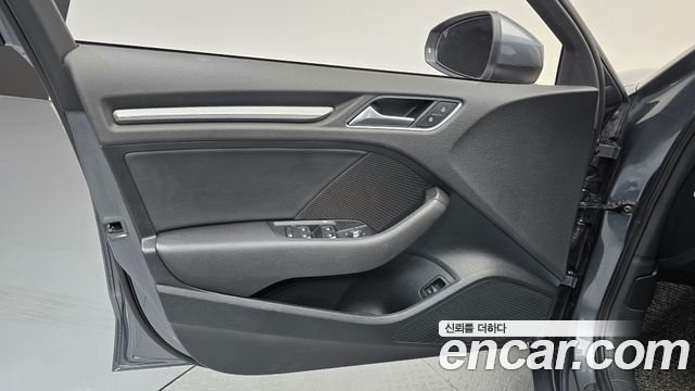 Audi A3 2018 — photo 14