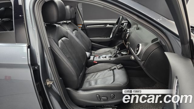 Audi A3 2018 — photo 16