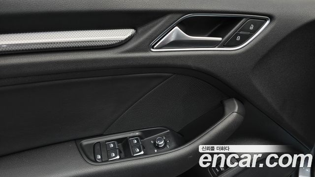 Audi A3 2018 — photo 30