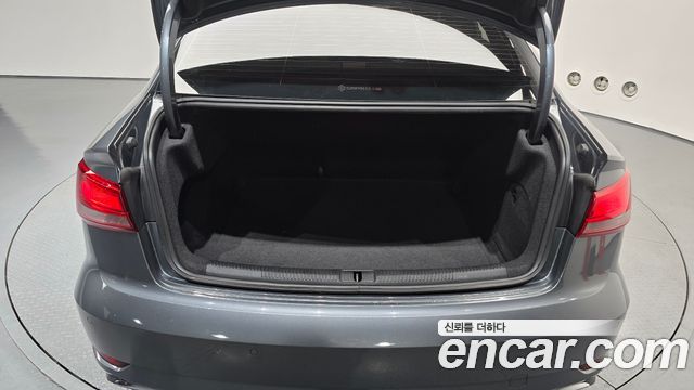 Audi A3 2018 — photo 33