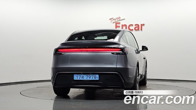 Tesla Model Y 2026 — photo 4