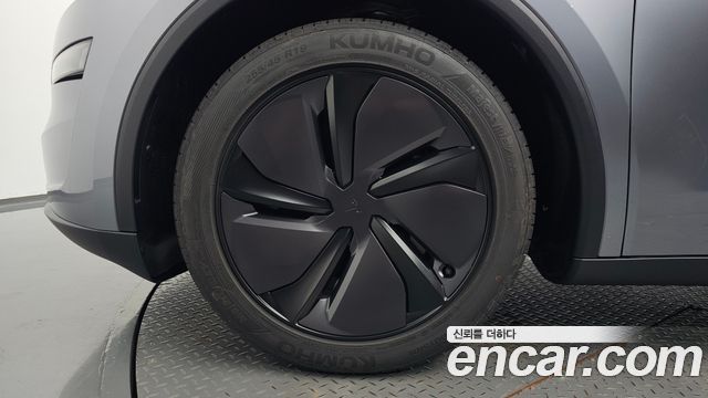 Tesla Model Y 2026 — photo 5