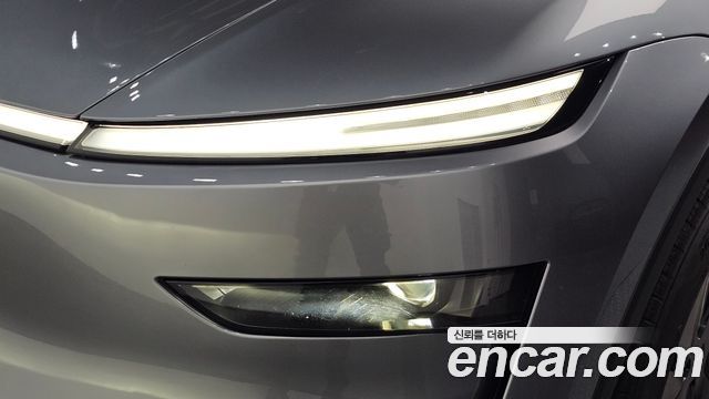 Tesla Model Y 2026 — photo 8