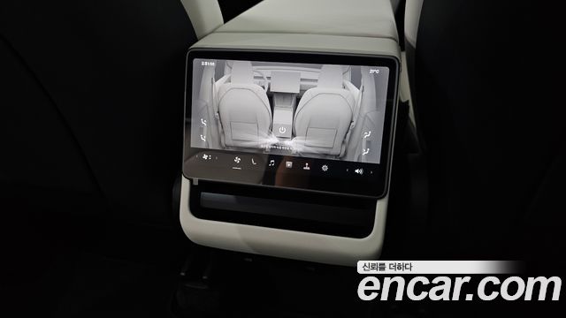 Tesla Model Y 2026 — photo 30