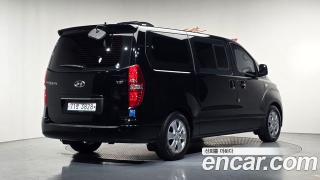 Hyundai Starex 2019 — photo 2
