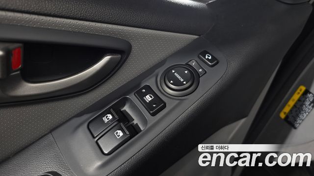 Hyundai Starex 2019 — photo 29