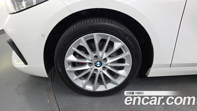 BMW 1-Series 2021 — photo 5