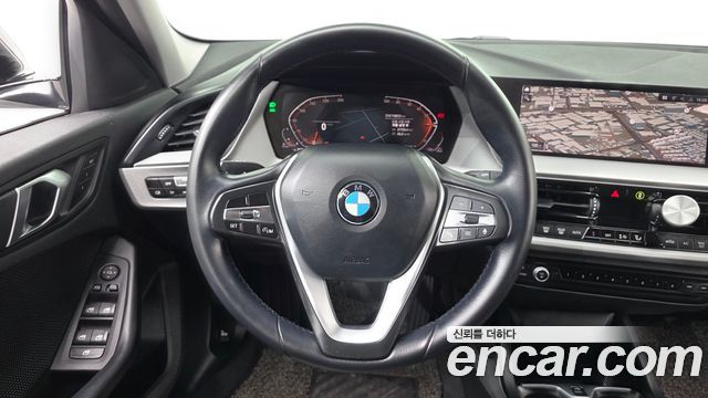 BMW 1-Series 2021 — photo 19