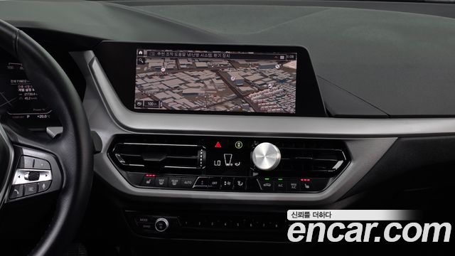 BMW 1-Series 2021 — photo 20