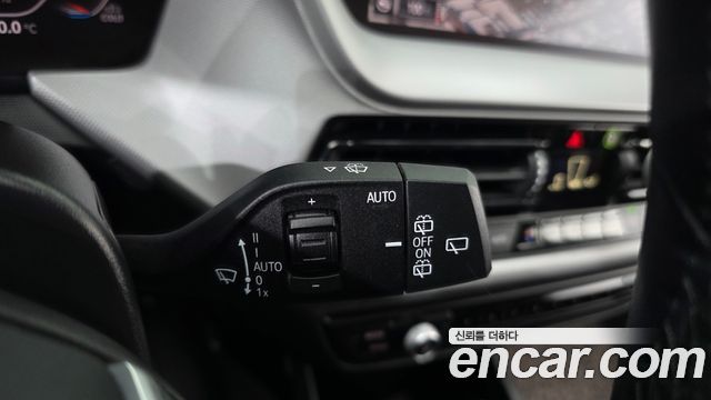 BMW 1-Series 2021 — photo 22