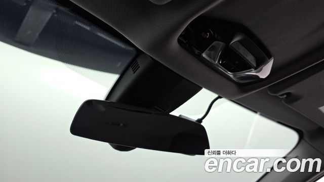 BMW 1-Series 2021 — photo 24