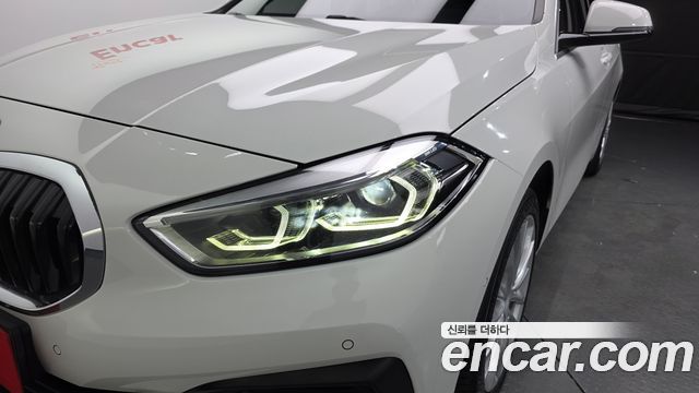 BMW 1-Series 2021 — photo 8