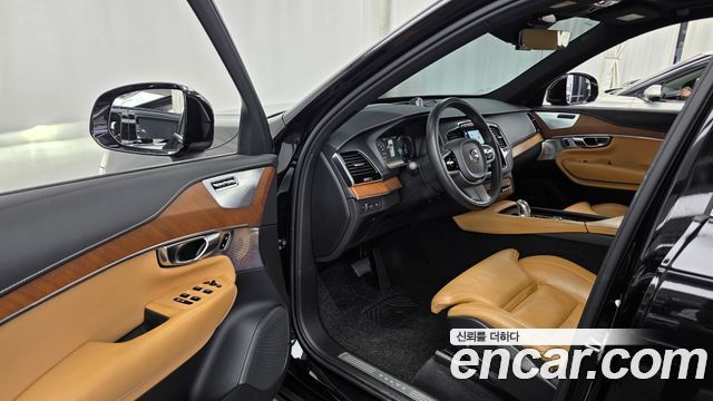 Volvo XC90 2019 — photo 10