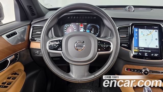 Volvo XC90 2019 — photo 13